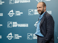 Ralph Fiennes attends the ''Conclave'' photocall during the 19th Rome Film Festival at Auditorium Parco Della Musica in Rome, Italy, on Octo...