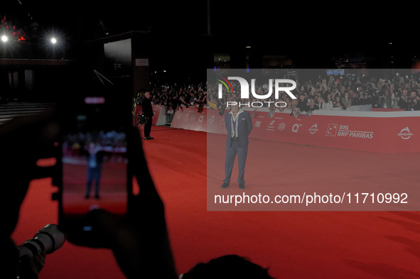 Johnny Depp attends the ''Modi - Three Days On The Wing Of Madness'' red carpet during the 19th Rome Film Festival at Auditorium Parco Della...