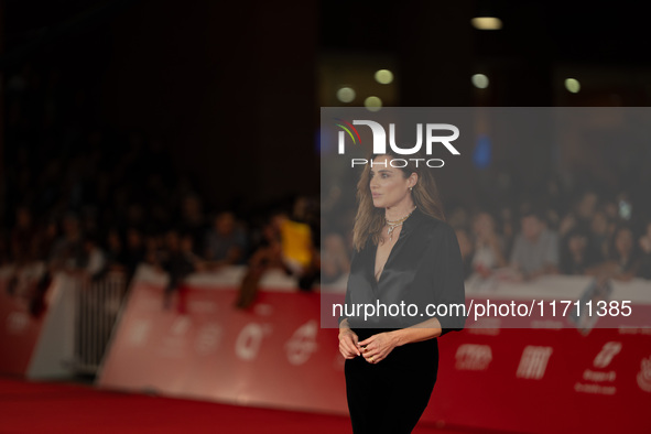 Luisa Ranieri attends the ''Modi - Three Days On The Wing Of Madness'' red carpet during the 19th Rome Film Festival at Auditorium Parco Del...