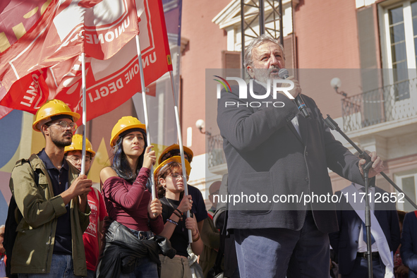 Michele Emiliano, President of the Apulia Region, speaks at a rally advocating for world peace. Thousands of people march through Bari, Ital...