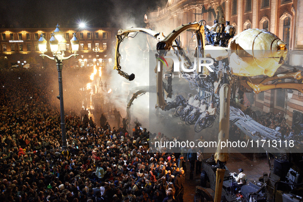 Ariane, the giant spider, arrives in Capitole Square to confront Lilith to protect Asterion. French street show creator Francois Delaroziere...