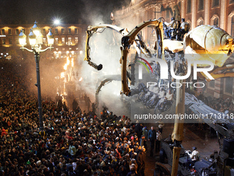 Ariane, the giant spider, arrives in Capitole Square to confront Lilith to protect Asterion. French street show creator Francois Delaroziere...