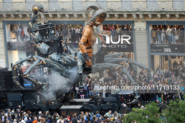 Lilith interacts with spectators in the streets of Toulouse. French street show creator Francois Delaroziere, director of the art company 'L...