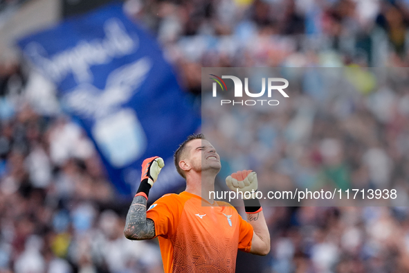 Ivan Provedel of SS Lazio celebrates after Pedro scored second goal during the Serie A Enilive match between SS Lazio and Genoa CF at Stadio...