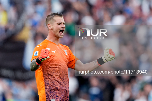 Ivan Provedel of SS Lazio celebrates after Pedro scored second goal during the Serie A Enilive match between SS Lazio and Genoa CF at Stadio...