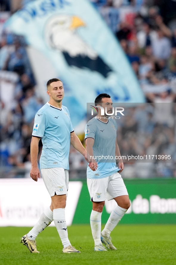 Pedro of SS Lazio celebrates the victory at the end of the Serie A Enilive match between SS Lazio and Genoa CF at Stadio Olimpico on October...