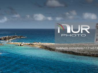 Hog Island lighthouse is the oldest and best-known lighthouse in The Bahamas and the oldest surviving lighthouse in the West Indies. It is l...