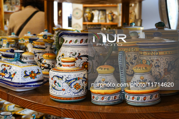 Ceramic decorated objects are displayed in a shop in Deruta, Italy, on October 22nd, 2024. Deruta is the city par excellence of the artistic...