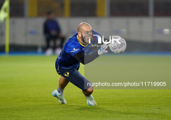 Simone Perilli of Hellas Verona participates in the Serie A match between Lecce and Verona in Lecce, Italy, on October 29, 2024. 