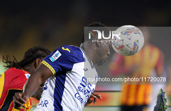 Daniel Mosquera of Hellas Verona is in action during the Serie A match between Lecce and Verona in Lecce, Italy, on October 29, 2024. 