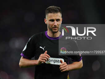 Eric Smith of FC St. Pauli looks on during the DFB Cup  Second Round match between RB Leipzig and FC St. Pauli at Red Bull arena, Leipzig, G...