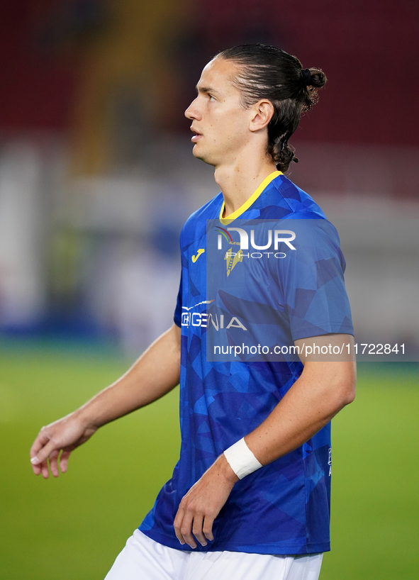 Daniele Ghilardi of Hellas Verona is in action during the Serie A match between Lecce and Verona in Lecce, Italy, on October 29, 2024. 