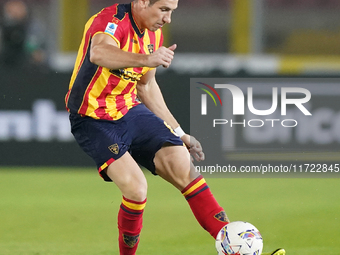 Federico Baschirotto of US Lecce is in action during the Serie A match between Lecce and Verona in Lecce, Italy, on October 29, 2024. (