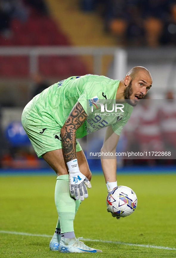 Simone Perilli of Hellas Verona is in action during the Serie A match between Lecce and Verona in Lecce, Italy, on October 29, 2024. 