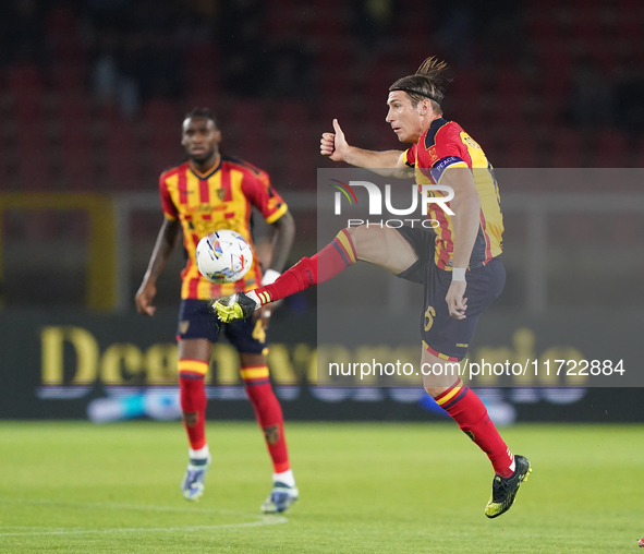 Federico Baschirotto of US Lecce is in action during the Serie A match between Lecce and Verona in Lecce, Italy, on October 29, 2024. 