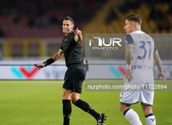 Referee Maurizio Mariani officiates the Serie A match between Lecce and Verona in Lecce, Italy, on October 29, 2024. 