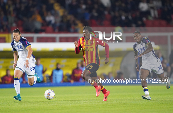 Patrick Dorgu of US Lecce is in action during the Serie A match between Lecce and Verona in Lecce, Italy, on October 29, 2024. 