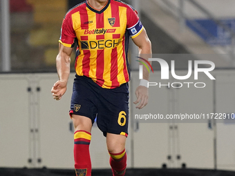 Federico Baschirotto of US Lecce is in action during the Serie A match between Lecce and Verona in Lecce, Italy, on October 29, 2024. (