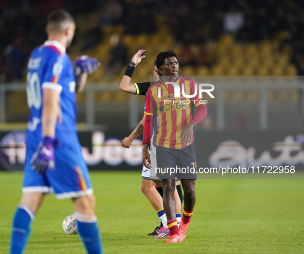 Patrick Dorgu of US Lecce is in action during the Serie A match between Lecce and Verona in Lecce, Italy, on October 29, 2024. 