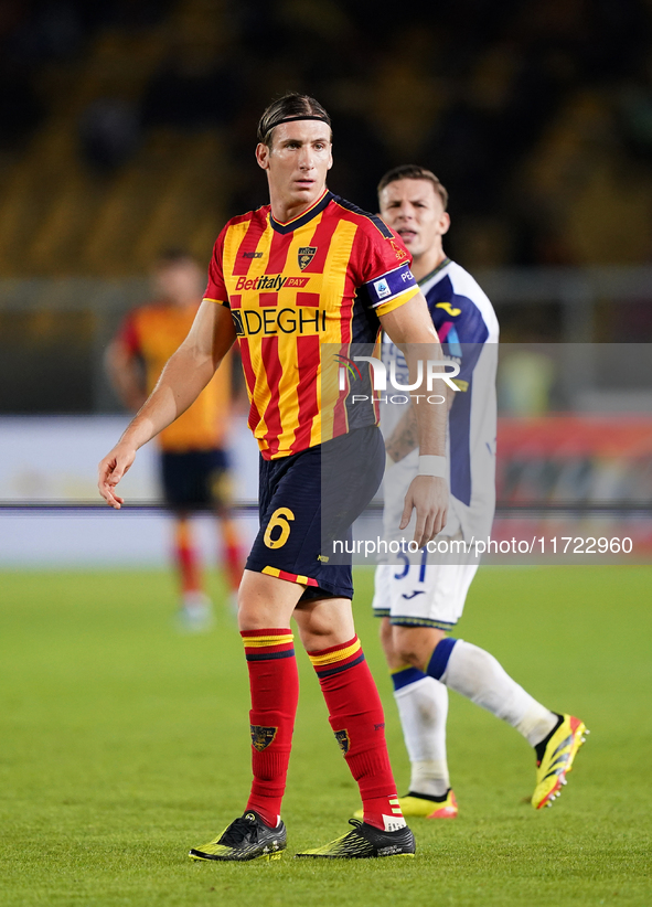 Federico Baschirotto of US Lecce is in action during the Serie A match between Lecce and Verona in Lecce, Italy, on October 29, 2024. 