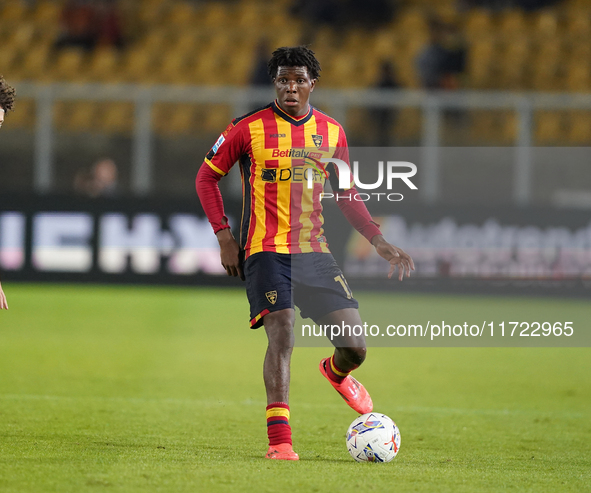 Patrick Dorgu of US Lecce is in action during the Serie A match between Lecce and Verona in Lecce, Italy, on October 29, 2024. 