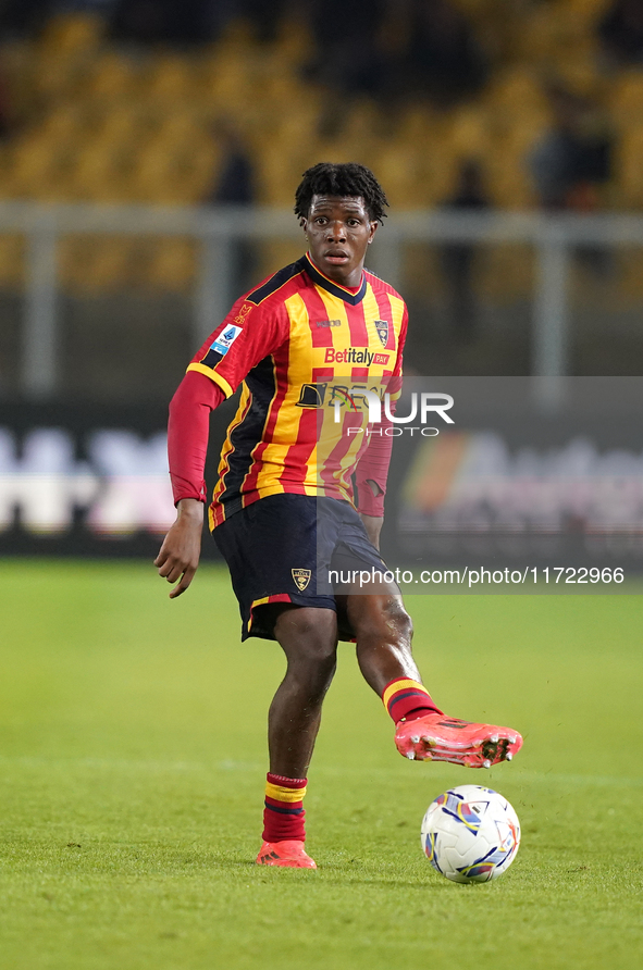 Patrick Dorgu of US Lecce is in action during the Serie A match between Lecce and Verona in Lecce, Italy, on October 29, 2024. 