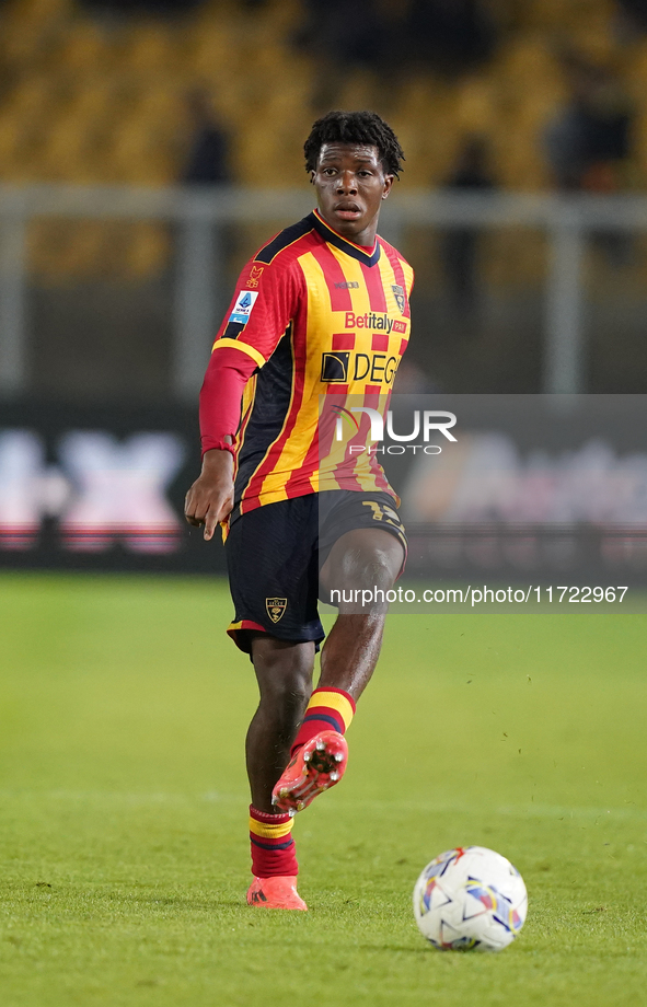 Patrick Dorgu of US Lecce is in action during the Serie A match between Lecce and Verona in Lecce, Italy, on October 29, 2024. 