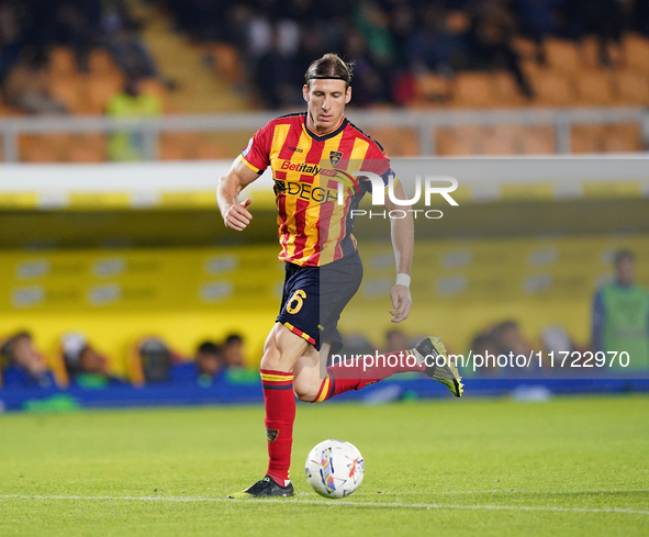 Federico Baschirotto of US Lecce is in action during the Serie A match between Lecce and Verona in Lecce, Italy, on October 29, 2024. 