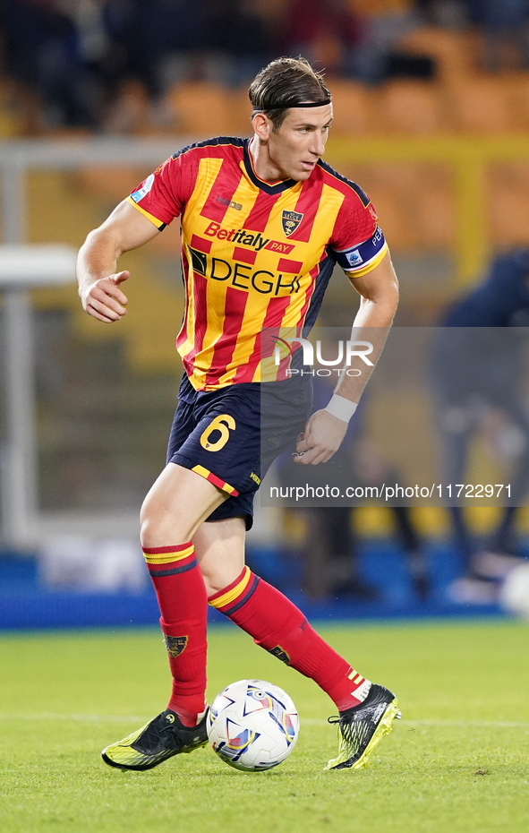 Federico Baschirotto of US Lecce is in action during the Serie A match between Lecce and Verona in Lecce, Italy, on October 29, 2024. 