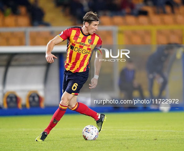 Federico Baschirotto of US Lecce is in action during the Serie A match between Lecce and Verona in Lecce, Italy, on October 29, 2024. 