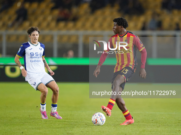 Patrick Dorgu of US Lecce is in action during the Serie A match between Lecce and Verona in Lecce, Italy, on October 29, 2024. 