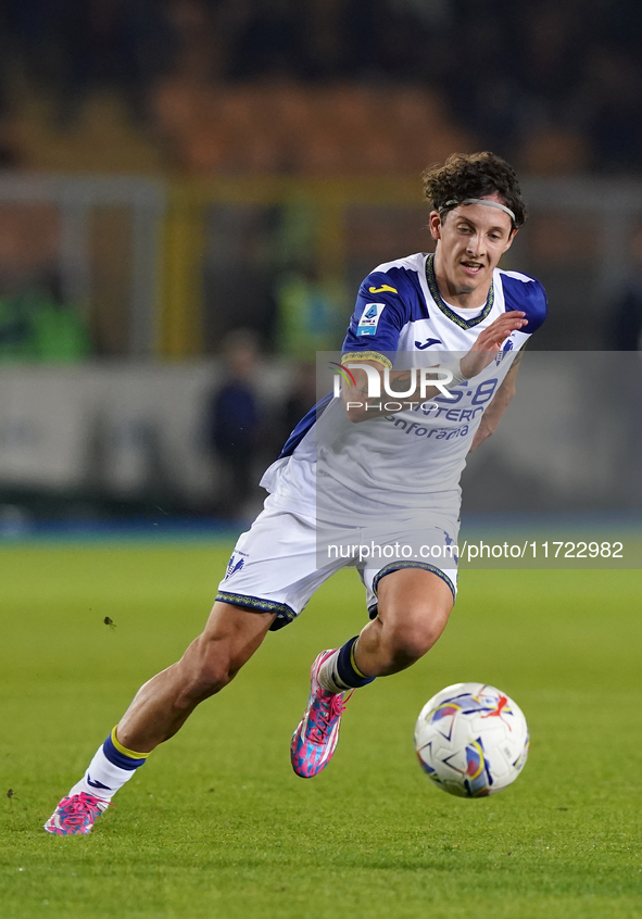 Domagoj Bradaric of Hellas Verona plays during the Serie A match between Lecce and Verona in Lecce, Italy, on October 29, 2024. 