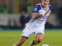 Domagoj Bradaric of Hellas Verona plays during the Serie A match between Lecce and Verona in Lecce, Italy, on October 29, 2024. (