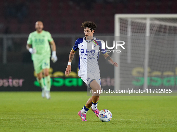 Domagoj Bradaric of Hellas Verona plays during the Serie A match between Lecce and Verona in Lecce, Italy, on October 29, 2024. 