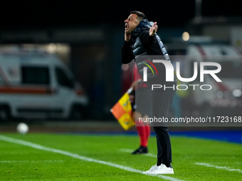 Roberto D'Aversa head coach of Empoli FC yells during the Serie A Enilive match between Empoli FC and FC Internazionale at Stadio Carlo Cast...