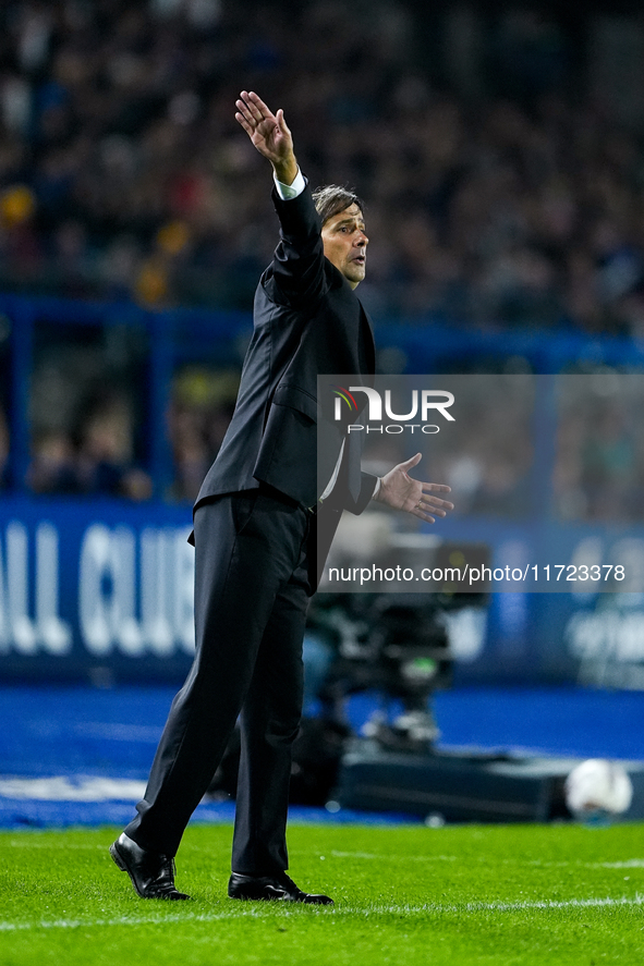 Simone Inzaghi head coach of FC Internazionale gestures during the Serie A Enilive match between Empoli FC and FC Internazionale at Stadio C...