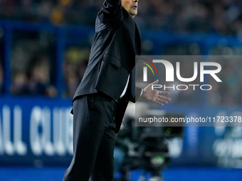 Simone Inzaghi head coach of FC Internazionale gestures during the Serie A Enilive match between Empoli FC and FC Internazionale at Stadio C...