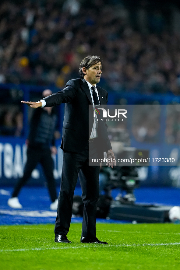 Simone Inzaghi head coach of FC Internazionale gestures during the Serie A Enilive match between Empoli FC and FC Internazionale at Stadio C...