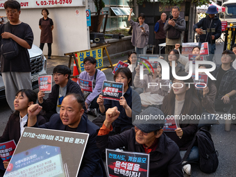 Around 20 members of the Korean University Students' Progressive Union and citizens protest at the People Power Party's central office in Ye...