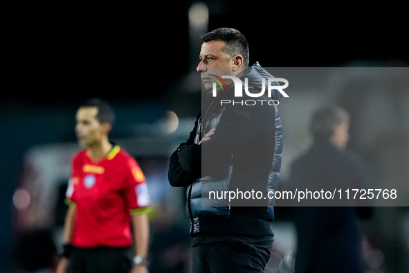 Roberto D'Aversa head coach of Empoli FC looks on during the Serie A Enilive match between Empoli FC and FC Internazionale at Stadio Carlo C...