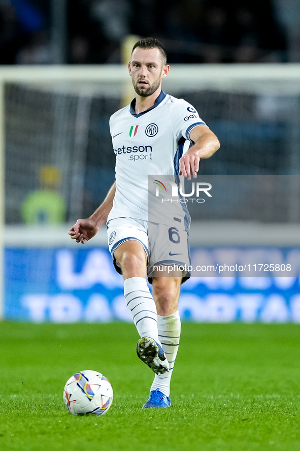 Stefan de Vrij of FC Internazionale during the Serie A Enilive match between Empoli FC and FC Internazionale at Stadio Carlo Castellani on O...