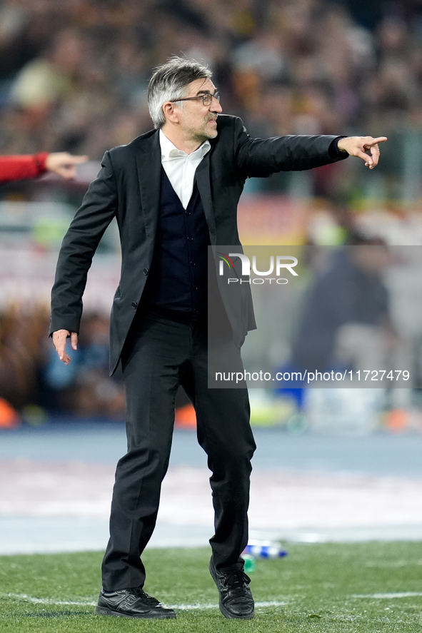 Ivan Juric head coach of AS Roma gestures during the Serie A Enilive match between Empoli FC and FC Internazionale at Stadio Carlo Castellan...