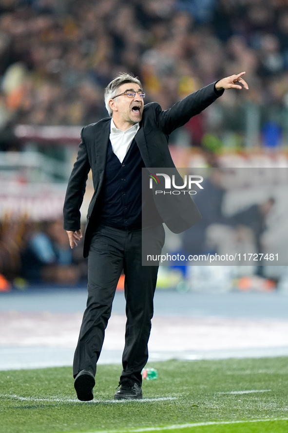 Ivan Juric head coach of AS Roma gestures during the Serie A Enilive match between Empoli FC and FC Internazionale at Stadio Carlo Castellan...