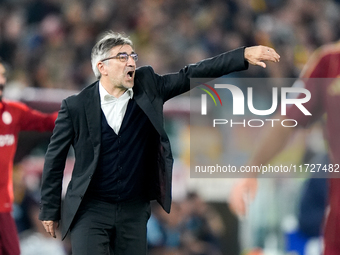 Ivan Juric head coach of AS Roma gestures during the Serie A Enilive match between Empoli FC and FC Internazionale at Stadio Carlo Castellan...