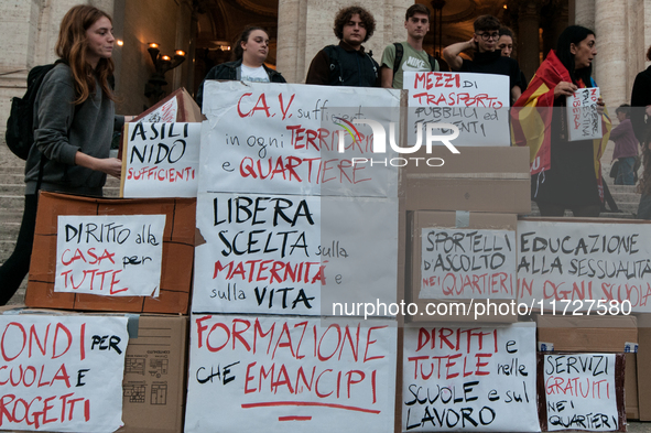 OSA students perform a flash mob in front of the Ministry of Education and Merit to request sexual and affective education in schools in Rom...