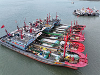 A large number of fishing boats berth in the harbor to take shelter from Typhoon Kong-Rey at the Liandao Central fishing port in Lianyungang...