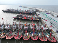 A large number of fishing boats berth in the harbor to take shelter from Typhoon Kong-Rey at the Liandao Central fishing port in Lianyungang...