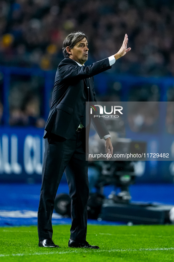 Simone Inzaghi head coach of FC Internazionale gestures during the Serie A Enilive match between Empoli FC and FC Internazionale at Stadio C...