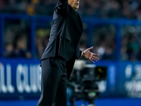 Simone Inzaghi head coach of FC Internazionale gestures during the Serie A Enilive match between Empoli FC and FC Internazionale at Stadio C...