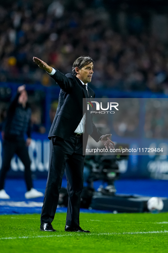 Simone Inzaghi head coach of FC Internazionale gestures during the Serie A Enilive match between Empoli FC and FC Internazionale at Stadio C...